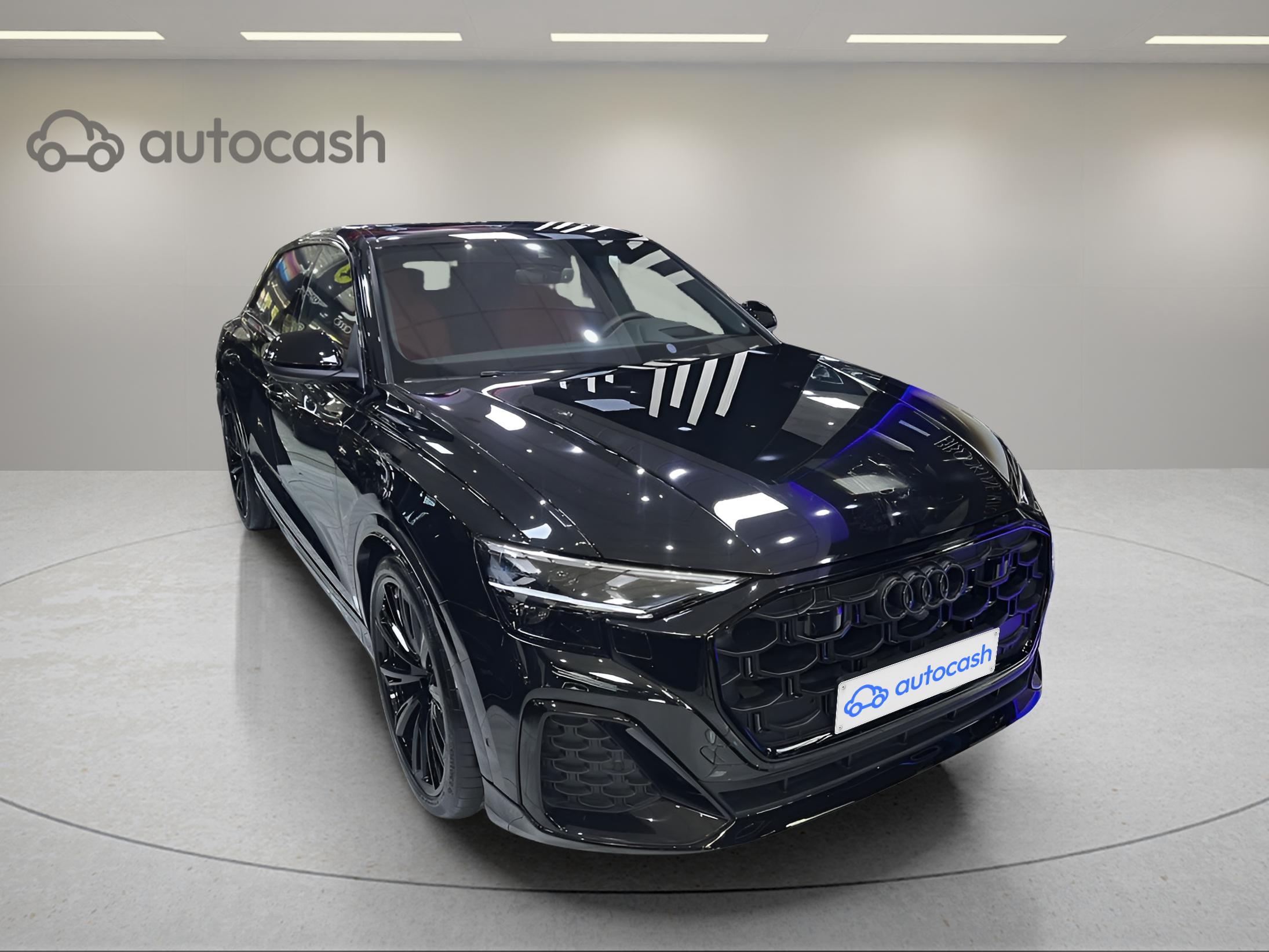 Audi Q8 S LINE+