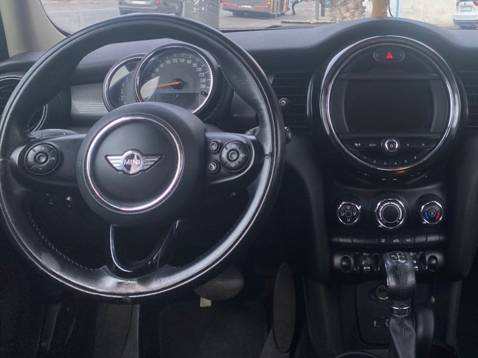 Mini Cooper 5 portes One D
