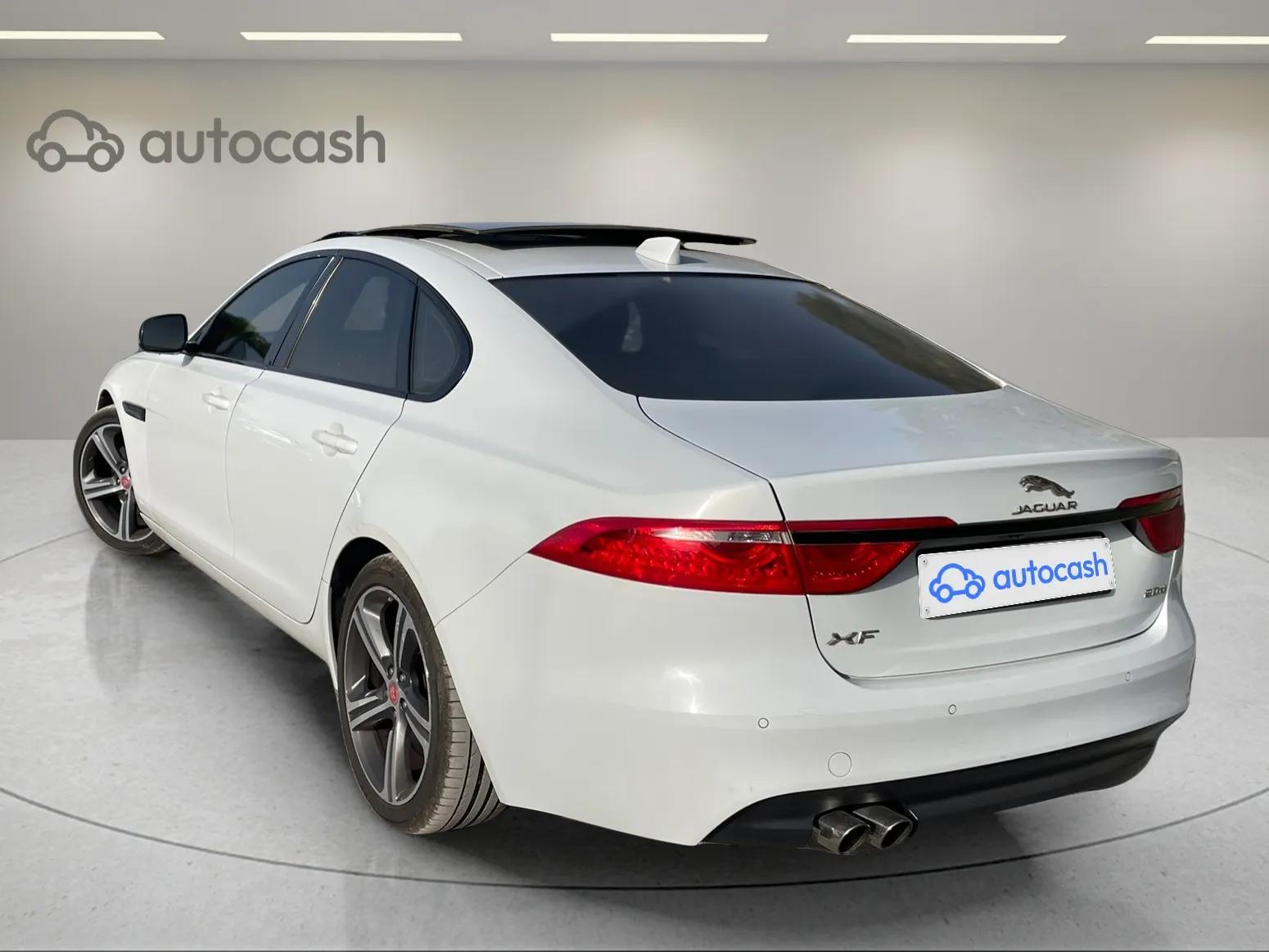 Jaguar XF 2.0 i4D 180 AT Prestige